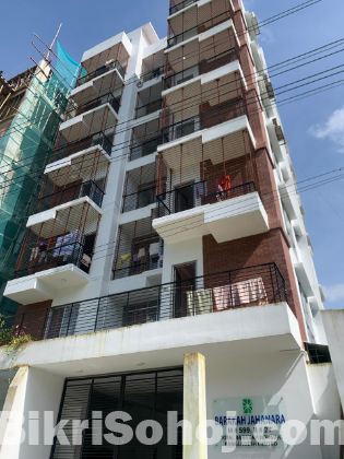 Block -L,Road-27,5th Floor,South Facing 1580 Sft+120sft